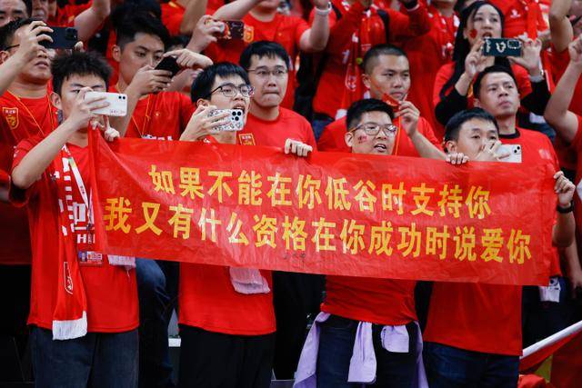 宣布了！四冠前锋落选！中国男篮最新21人名单